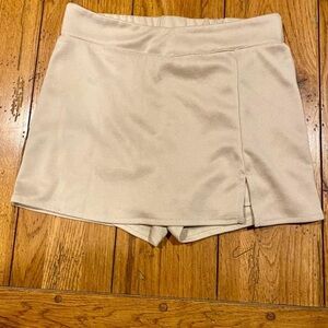 Small beige skort
